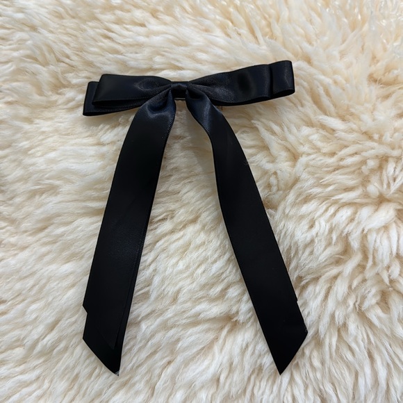 NIB Black Bow  Silver Rhinestones Hydrapeak
Tumbler 25 oz - Picture 4 of 4